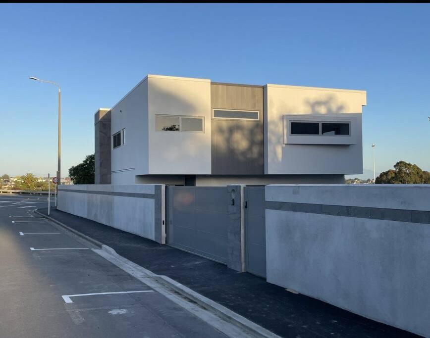 Location And Luxury In Timaru Apartment Exterior photo